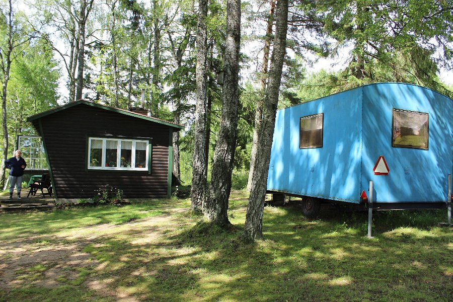 Stugan och Blå boden från söder